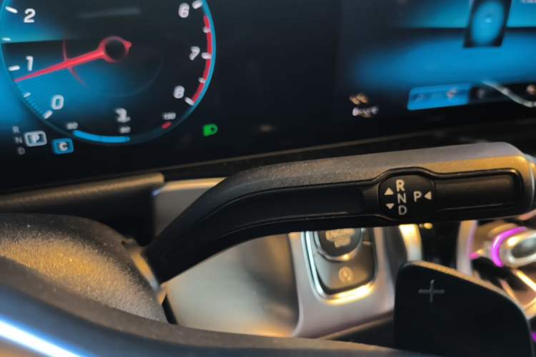 Used Mercedes-Benz GLB 2020 GLB 200 Dynamic Edition Gear Lever