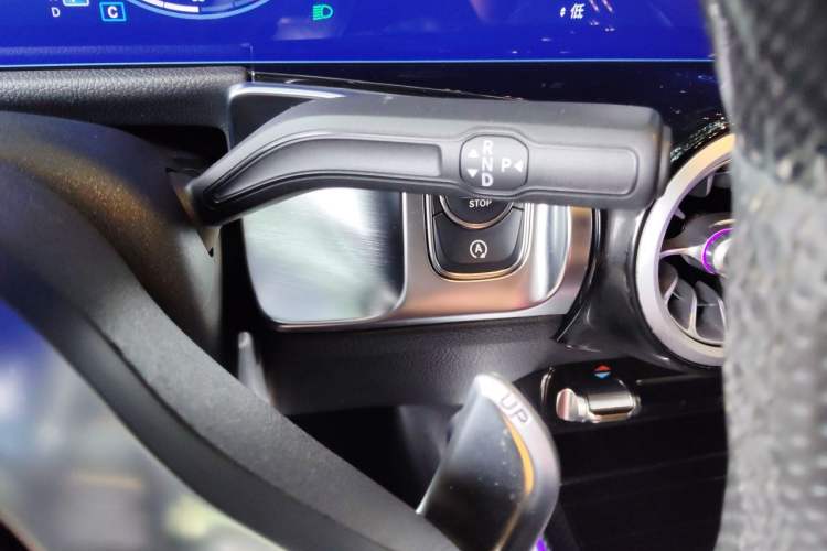 Used Mercedes-Benz GLB 2020 Updated GLB 200 Dynamic Edition Gear Lever