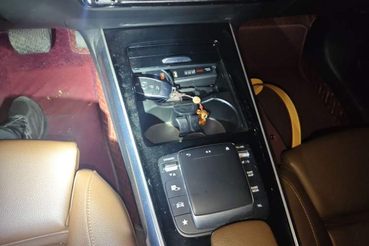 Used Mercedes-Benz GLB 2020 Updated GLB 200 Dynamic Edition Gear Lever