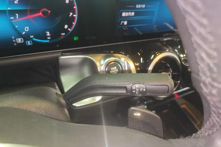 Used Mercedes-Benz GLB 2020 GLB 200 Dynamic Edition Gear Lever