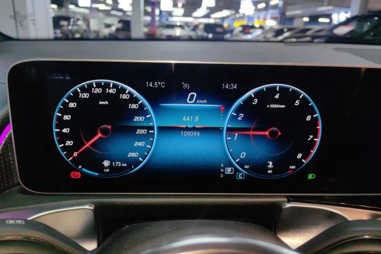 Used Mercedes-Benz GLB 2020 Facelift GLB 200 Fashion Edition Instrument Cluster
