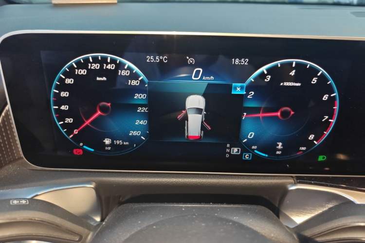 Used Mercedes-Benz GLB 2020 GLB 200 Dynamic Edition Instrument Cluster