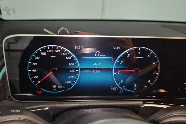 Used Mercedes-Benz GLB 2020 GLB 200 Stylish Edition Instrument Cluster