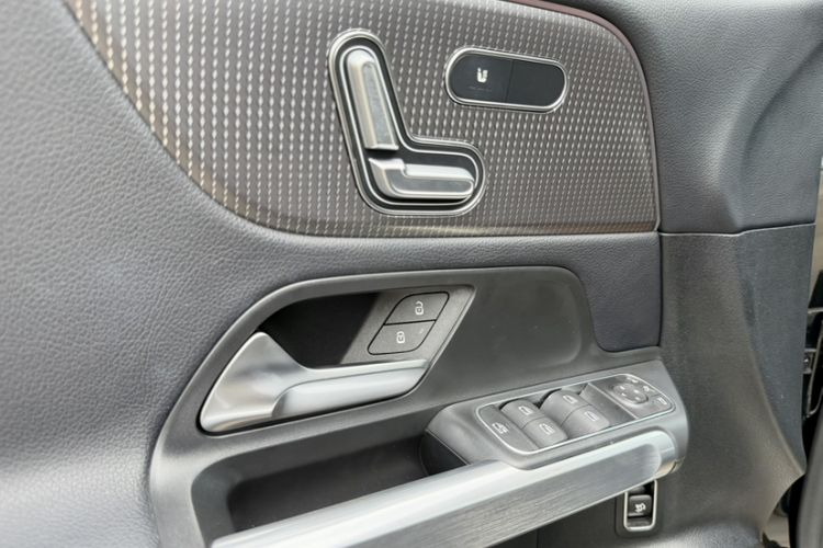 Used Mercedes-Benz GLB 2020 Facelift GLB 200 Fashion Edition Interior 10