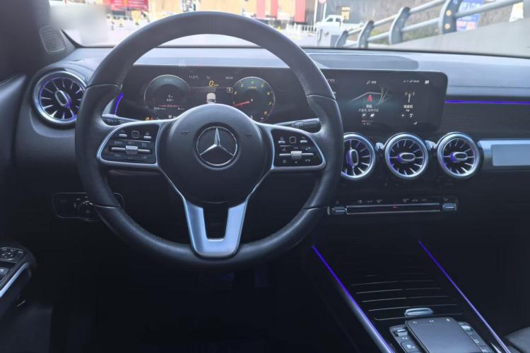 Used Mercedes-Benz GLB 2020 GLB 200 Dynamic Edition Interior 4