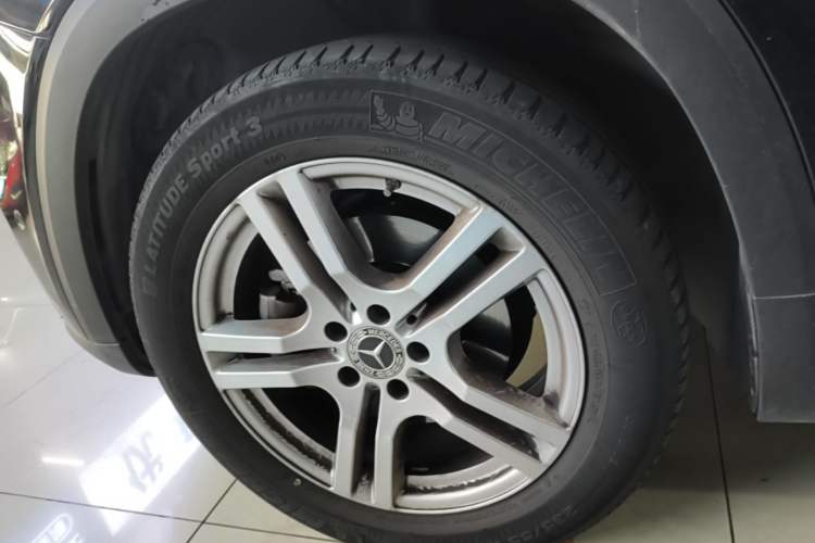 Used Mercedes-Benz GLB 2020 GLB 200 Dynamic Edition Left Front Wheel Hub