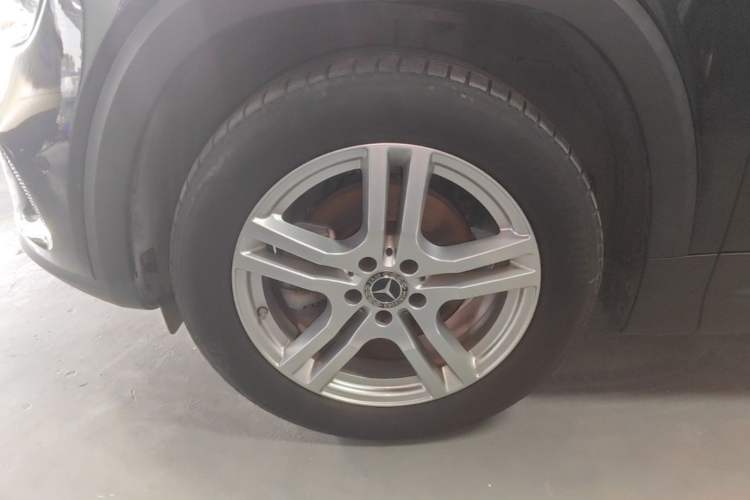 Used Mercedes-Benz GLB 2020 GLB 200 Dynamic Edition Left Front Wheel Hub