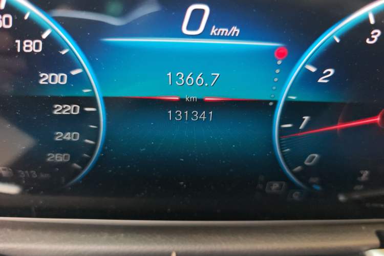 Used Mercedes-Benz GLB 2020 Facelift GLB 200 Fashion Edition Odometer Close Up