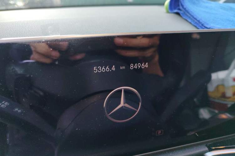 Used Mercedes-Benz GLB 2020 Facelift GLB 200 Fashion Edition Odometer Close Up