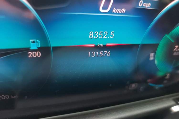Used Mercedes-Benz GLB 2020 GLB 200 Dynamic Edition Odometer Close Up