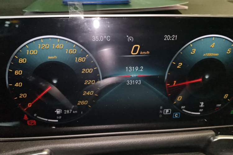 Used Mercedes-Benz GLB 2020 Facelift GLB 200 Fashion Edition Odometer Close Up