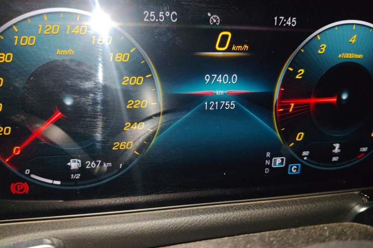Used Mercedes-Benz GLB 2020 Updated GLB 200 Dynamic Edition Odometer Close Up