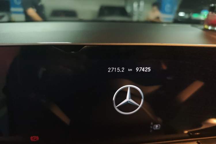 Used Mercedes-Benz GLB 2020 GLB 180 Dynamic Edition Odometer Close Up