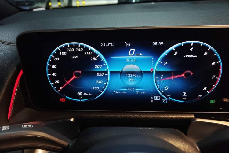 Used Mercedes-Benz GLB 2020 GLB 200 Stylish Edition Odometer Close Up