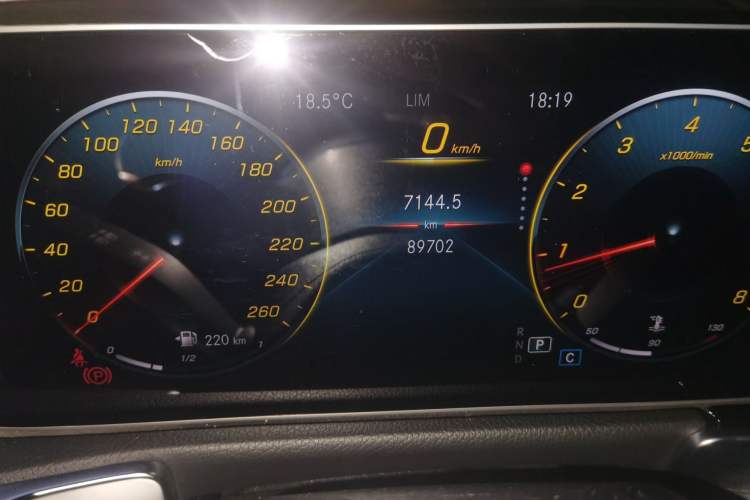 Used Mercedes-Benz GLB 2020 GLB 180 Dynamic Edition Odometer Close Up