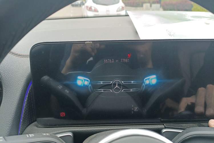 Used Mercedes-Benz GLB 2020 Updated GLB 200 Dynamic Edition Odometer Close Up