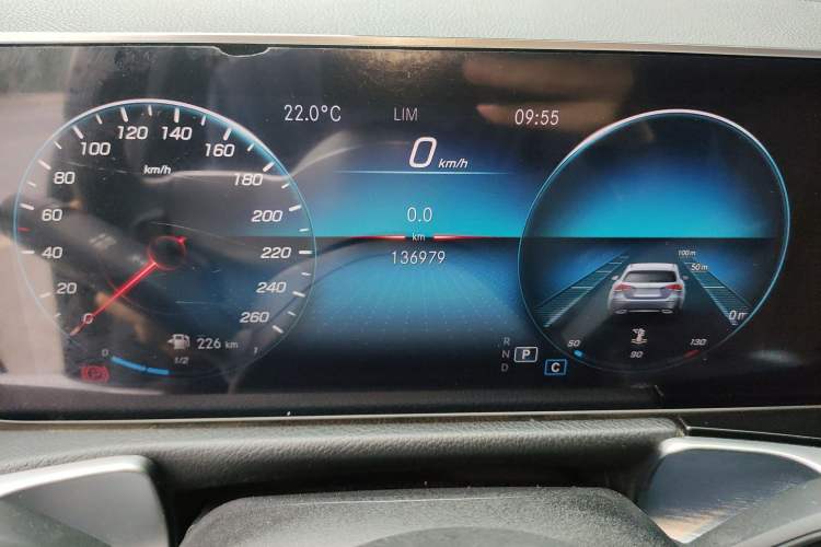 Used Mercedes-Benz GLB 2020 Facelift GLB 200 Fashion Edition Odometer Close Up