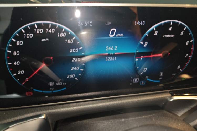 Used Mercedes-Benz GLB 2020 GLB 200 Stylish Edition Odometer Close Up