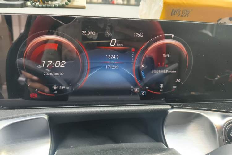 Used Mercedes-Benz GLB 2020 Facelift GLB 200 Fashion Edition Odometer Close Up