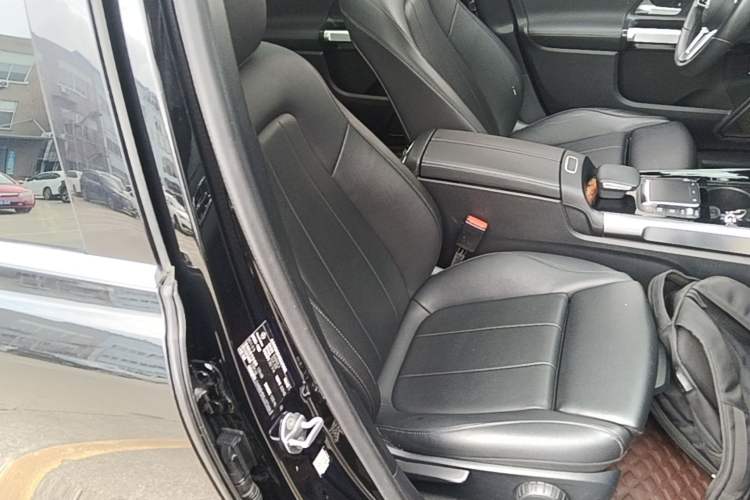 Used Mercedes-Benz GLB 2020 Updated GLB 200 Dynamic Edition Right Front Seat