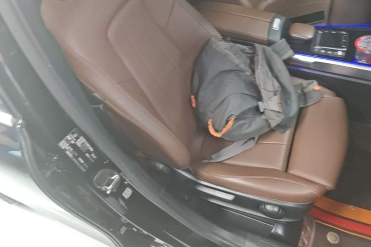 Used Mercedes-Benz GLB 2020 Updated GLB 200 Dynamic Edition Right Front Seat
