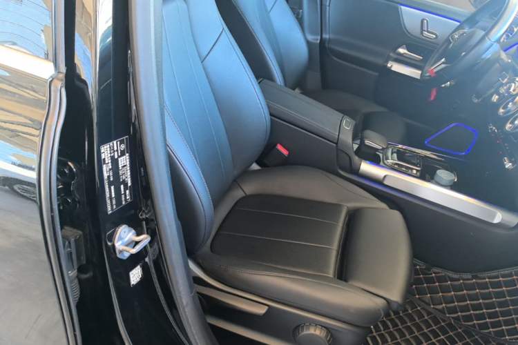 Used Mercedes-Benz GLB 2020 GLB 180 Fashion Model Right Front Seat