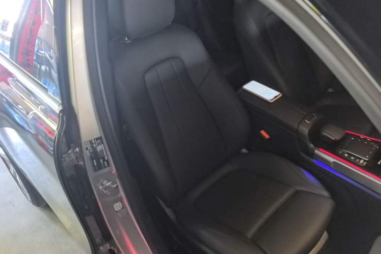 Used Mercedes-Benz GLB 2020 Facelift GLB 200 Fashion Edition Right Front Seat