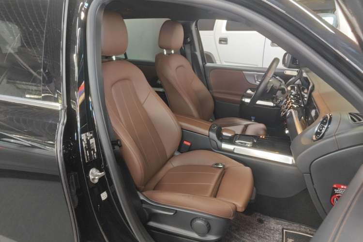 Used Mercedes-Benz GLB 2020 GLB 200 Dynamic Edition Right Front Seat