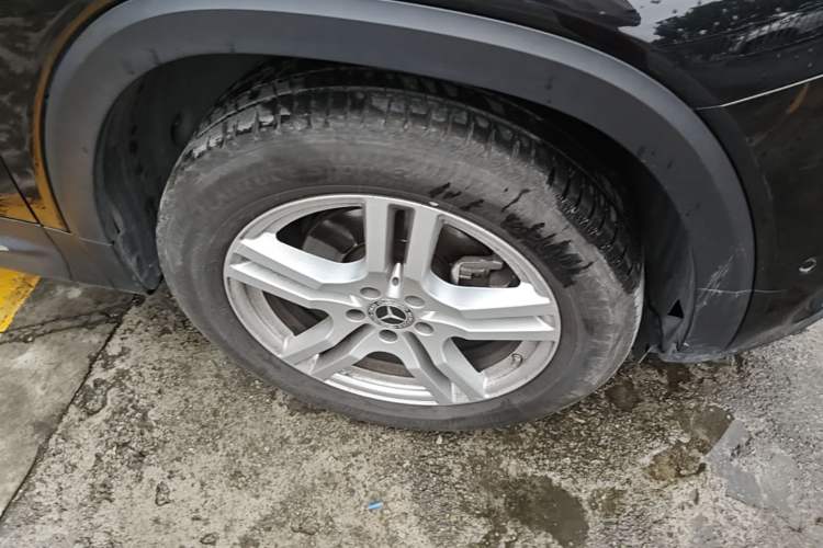 Used Mercedes-Benz GLB 2020 GLB 200 Dynamic Edition Right Front Wheel Hub