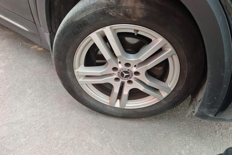 Used Mercedes-Benz GLB 2020 GLB 200 Dynamic Edition Right Front Wheel Hub