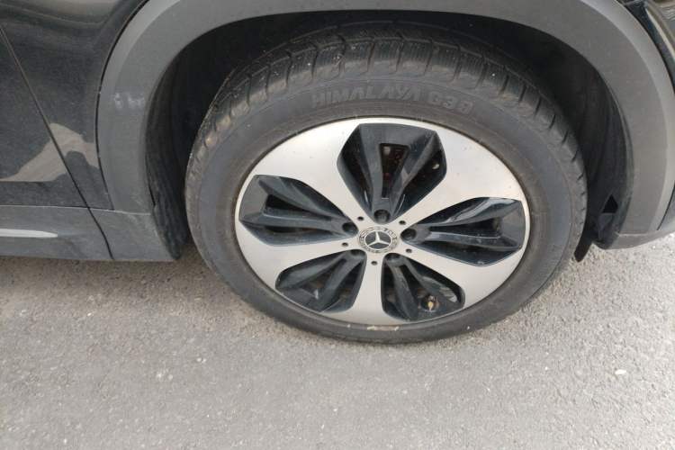 Used Mercedes-Benz GLB 2020 GLB 200 Dynamic Edition Right Front Wheel Hub