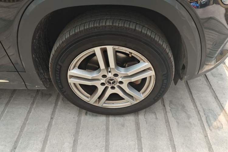 Used Mercedes-Benz GLB 2020 GLB 200 Dynamic Edition Right Front Wheel Hub