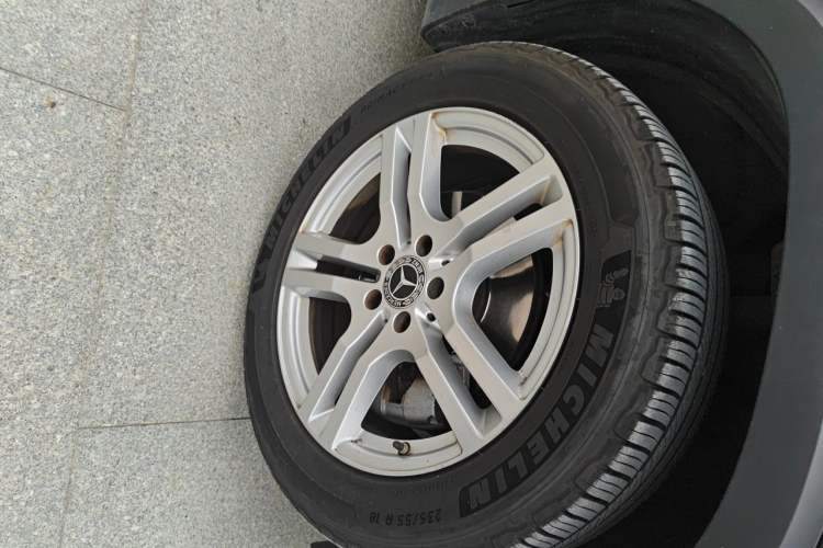 Used Mercedes-Benz GLB 2020 GLB 200 Dynamic Edition Right Front Wheel Hub