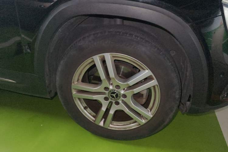 Used Mercedes-Benz GLB 2020 GLB 180 Dynamic Edition Right Front Wheel Hub