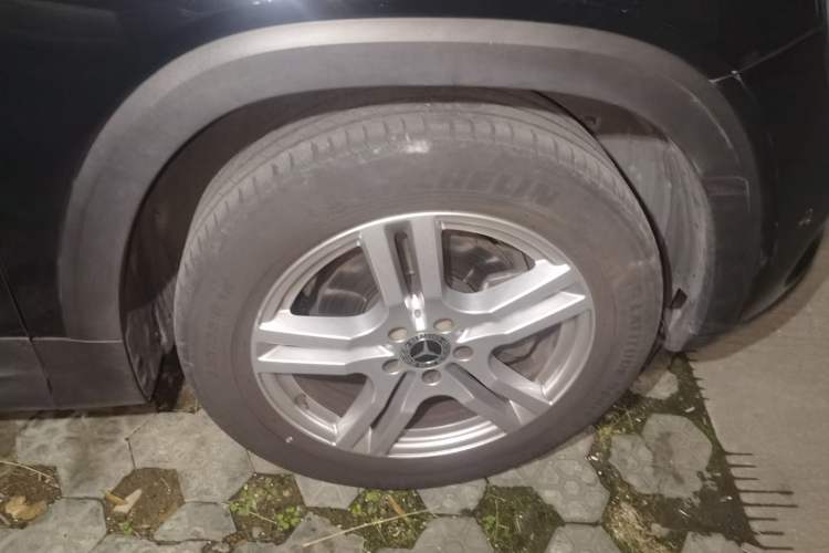 Used Mercedes-Benz GLB 2020 GLB 180 Dynamic Edition Right Front Wheel Hub