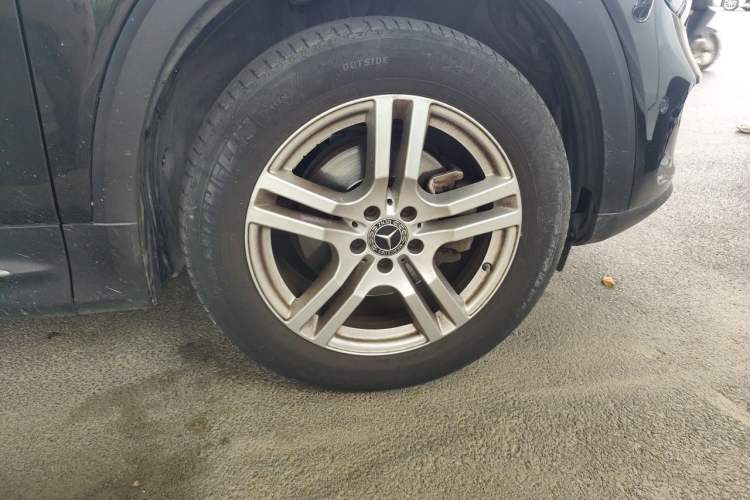 Used Mercedes-Benz GLB 2020 Updated GLB 200 Dynamic Edition Right Front Wheel Hub