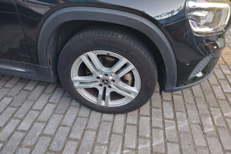 Used Mercedes-Benz GLB 2020 GLB 200 Dynamic Edition Right Front Wheel Hub