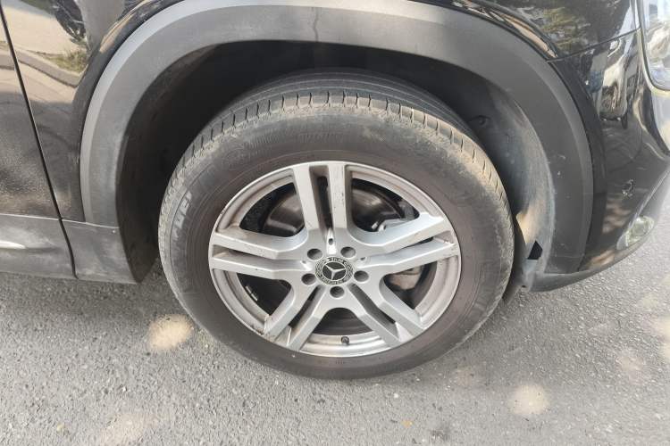 Used Mercedes-Benz GLB 2020 GLB 200 Dynamic Edition Right Front Wheel Hub
