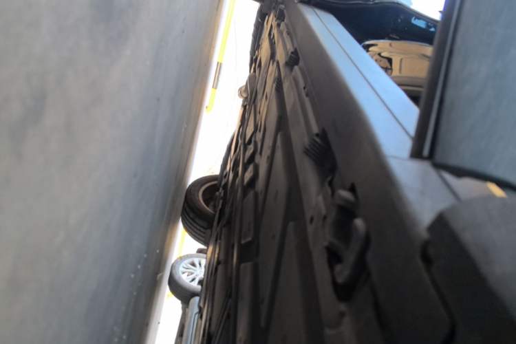 Used Mercedes-Benz GLB 2020 GLB 180 Fashion Model Right Side Sill