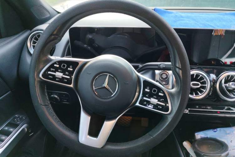Used Mercedes-Benz GLB 2020 Facelift GLB 200 Fashion Edition Steering Wheel
