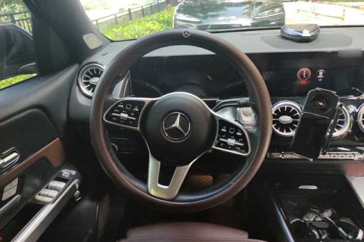 Used Mercedes-Benz GLB 2020 GLB 200 Stylish Edition Steering Wheel