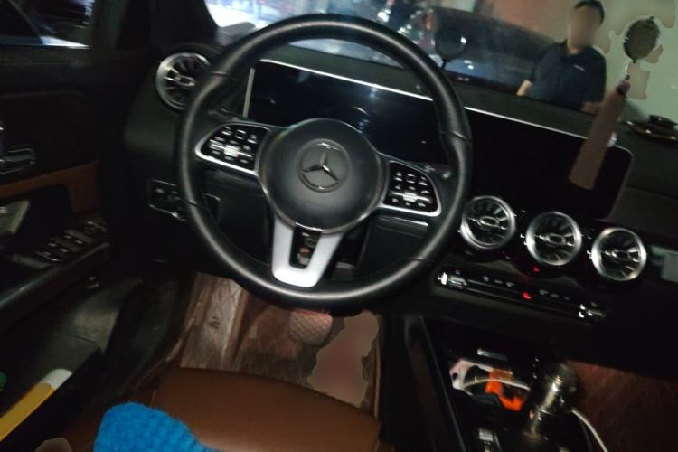 Used Mercedes-Benz GLB 2020 Updated GLB 200 Dynamic Edition Steering Wheel