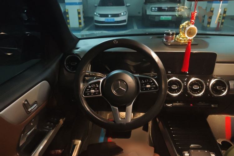 Used Mercedes-Benz GLB 2020 GLB 180 Dynamic Edition Steering Wheel