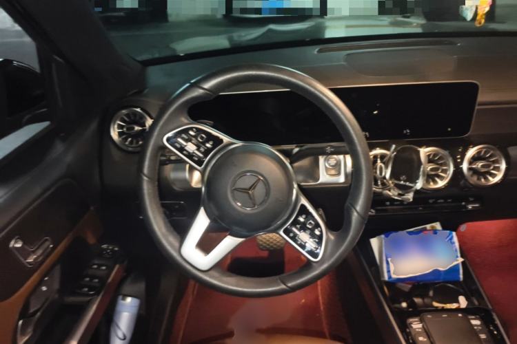 Used Mercedes-Benz GLB 2020 Updated GLB 200 Dynamic Edition Steering Wheel