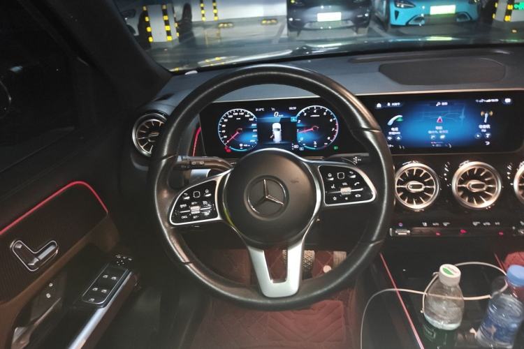 Used Mercedes-Benz GLB 2020 GLB 200 Stylish Edition Steering Wheel