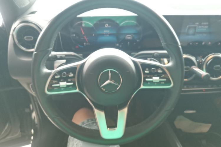 Used Mercedes-Benz GLB 2020 GLB 200 Dynamic Edition Steering Wheel