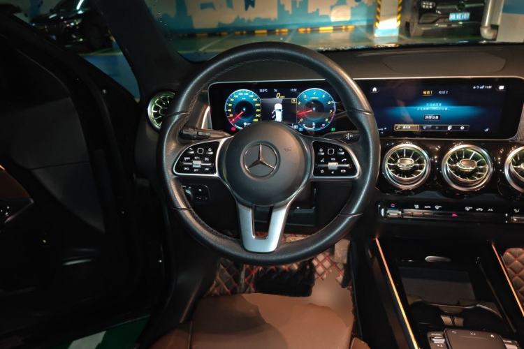 Used Mercedes-Benz GLB 2020 GLB 180 Dynamic Edition Steering Wheel