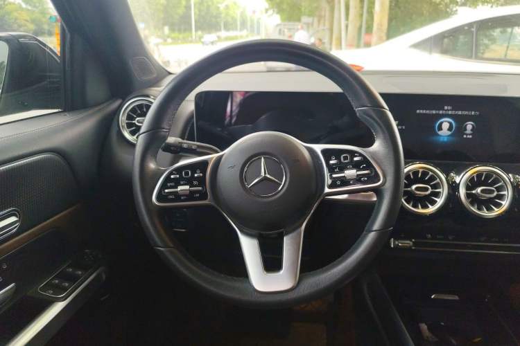 Used Mercedes-Benz GLB 2020 Updated GLB 200 Dynamic Edition Steering Wheel