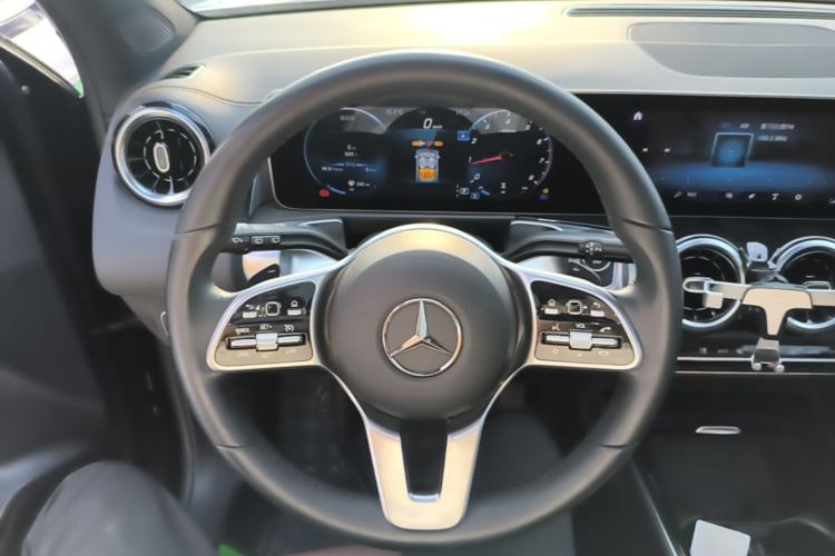 Used Mercedes-Benz GLB 2020 GLB 180 Dynamic Edition Steering Wheel