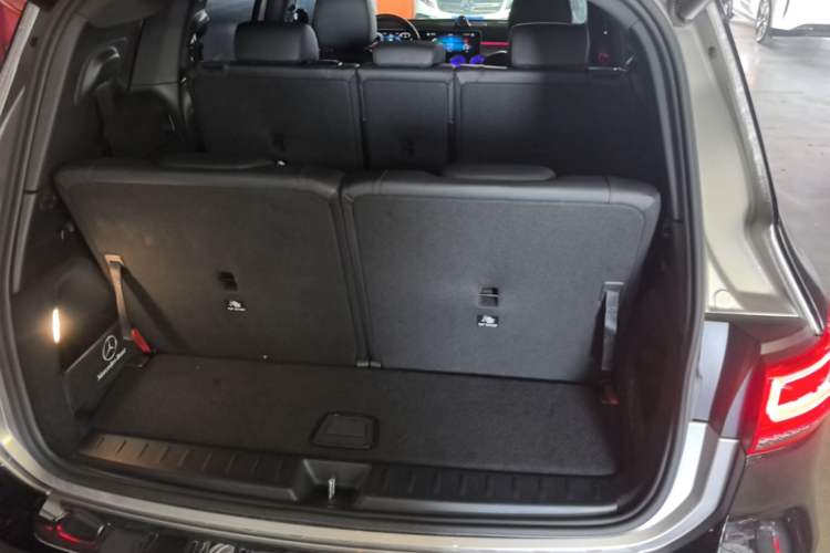 Used Mercedes-Benz GLB 2020 Facelift GLB 200 Fashion Edition Trunk